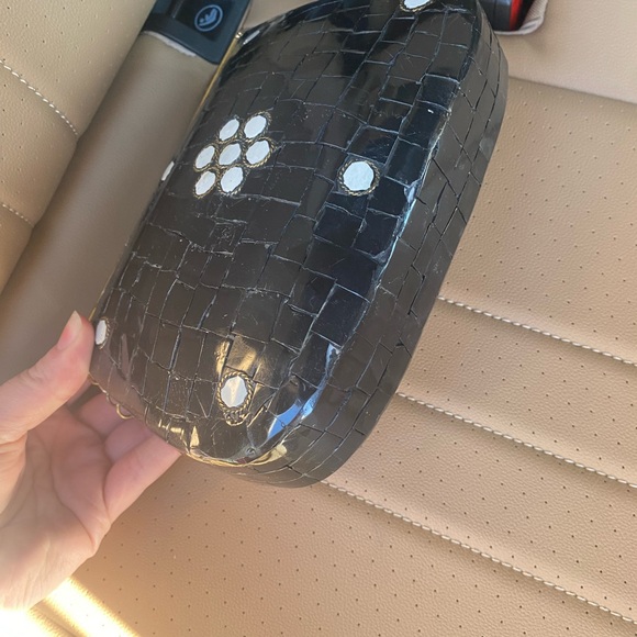 Elegant Black and Gold Clutch - Picture 5 of 6